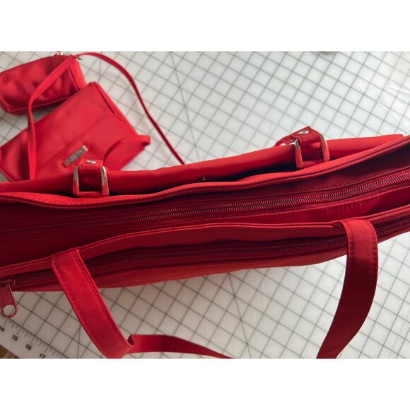 SimplyGo Large Red Shoulder Tote Bag with Acessories NEW - Picture 3 of 7